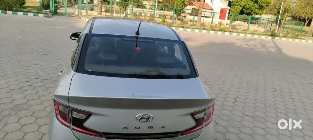 Hyundai Aura 1.2 Cng Company
