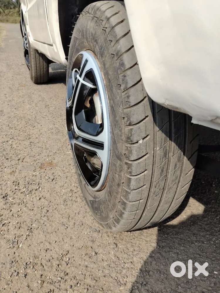 புது பெயிண்டிங் புது டயர் எப்சி இருக்கு