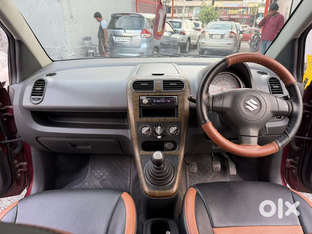 Maruti Suzuki Ritz Vxi, 2011, Petrol