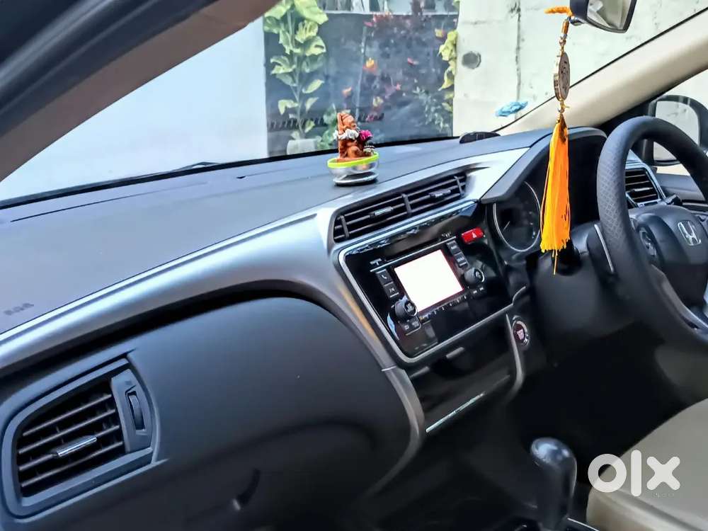 Single Owner Well Maintaned Honda City Automatic With Sunroof