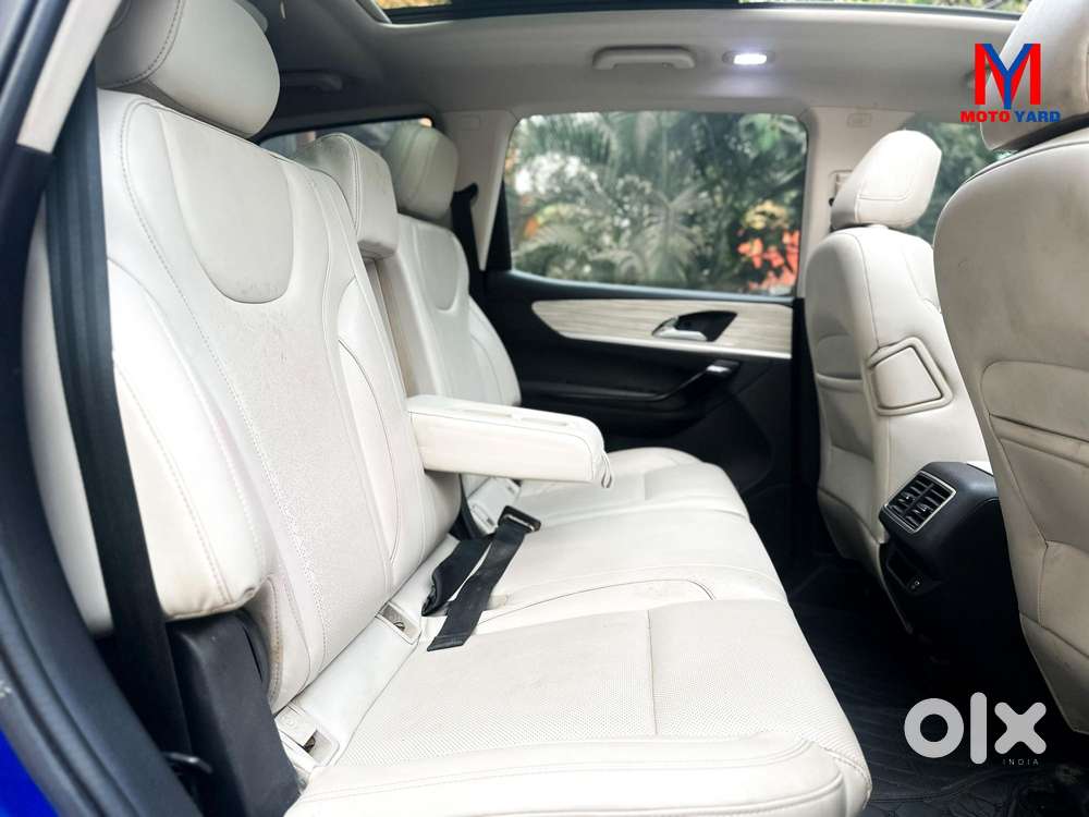 Mahindra Xuv700 2.2 Ax 7 Diesel At Luxury Pack Str, 2023, Diesel