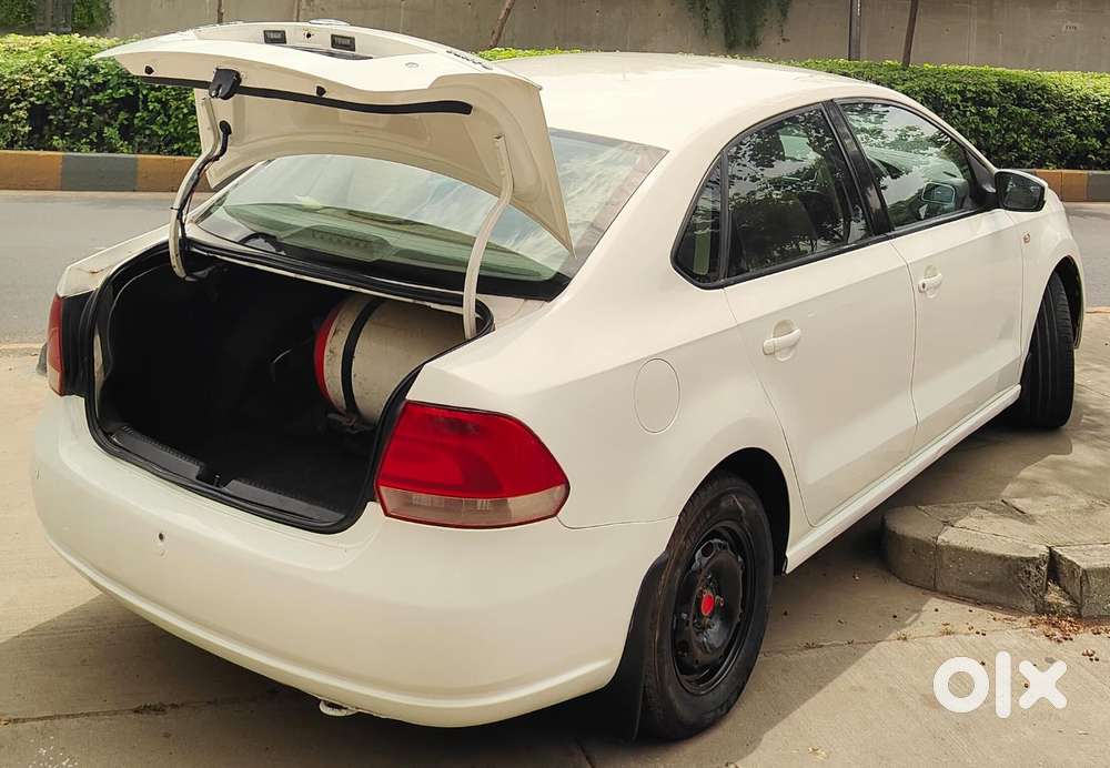 Volkswagen Vento 1.2 Highline Plus At 16 Alloy, 2011, Cng & Hybrids