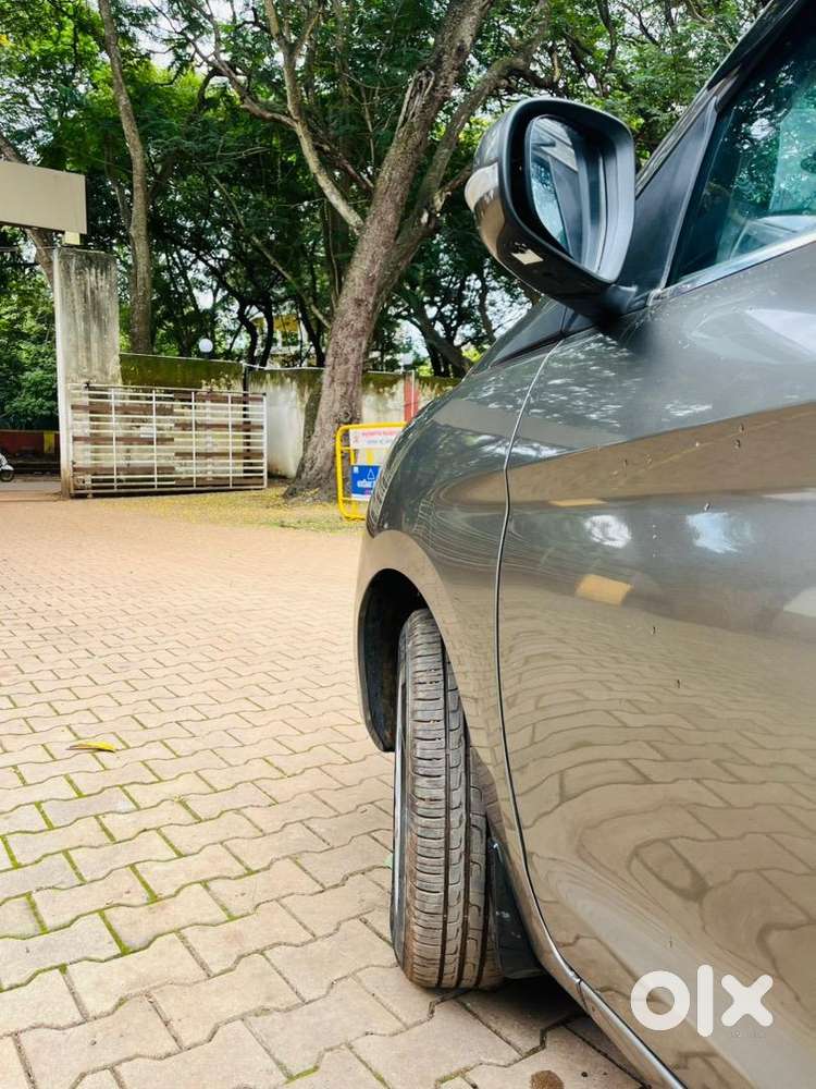 Maruti Suzuki Ertiga Petrol 75000 Km Driven