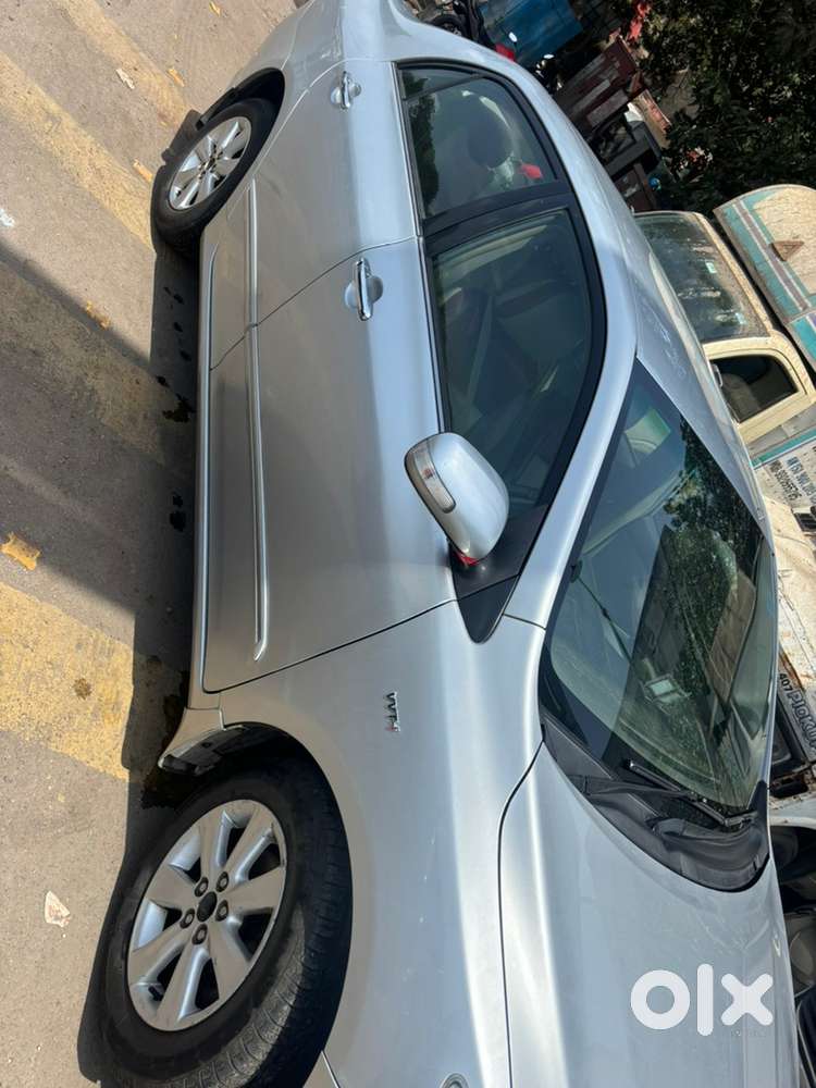 Toyota Corolla Altis 2010