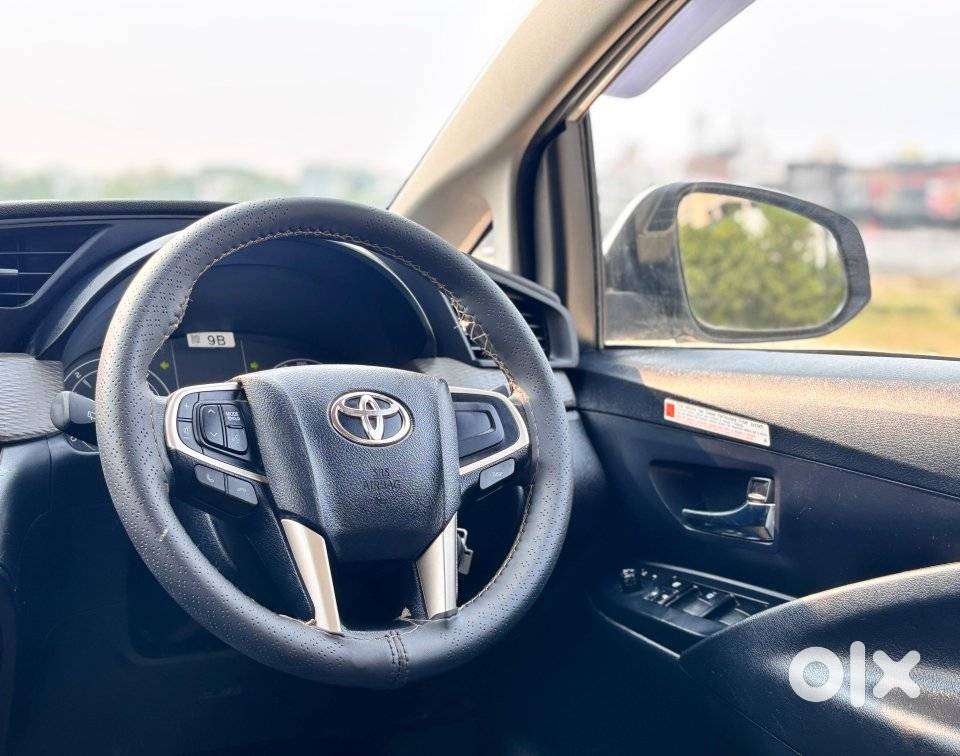 Toyota Innova Crysta 2.4 G Mt 7 Str, 2025, Diesel