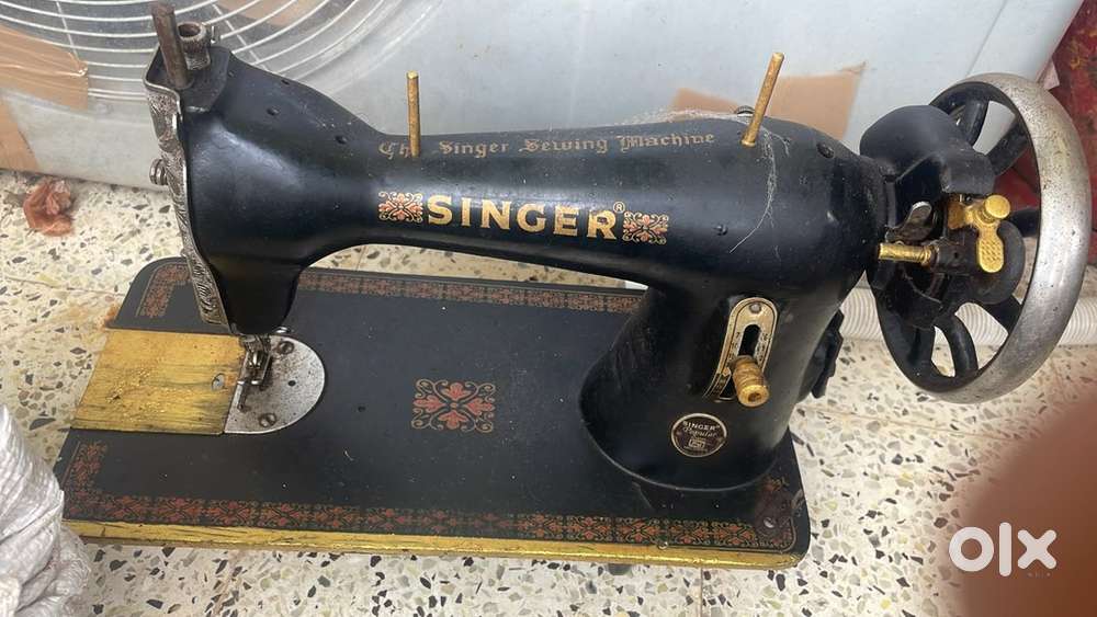 2 sewing machines