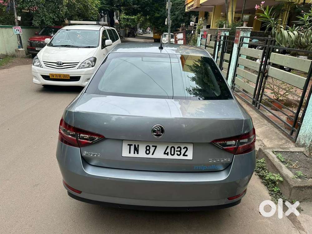 Skoda Superb 2017 Diesel 125000 Km Driven