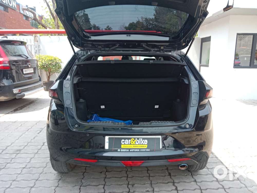 Tata Altroz 1.2 Xz Plus Dark Edition, 2023, Petrol