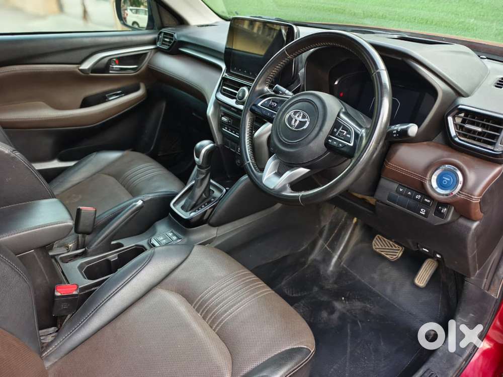 Toyota Urban Cruiser Hyryder, 2023, Petrol