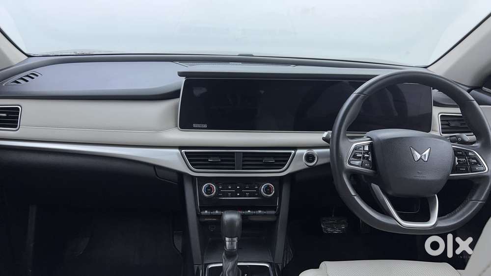 Mahindra Xuv700 2.0 Ax 7 Petrol At Luxury Pack Str, 2021, Petrol