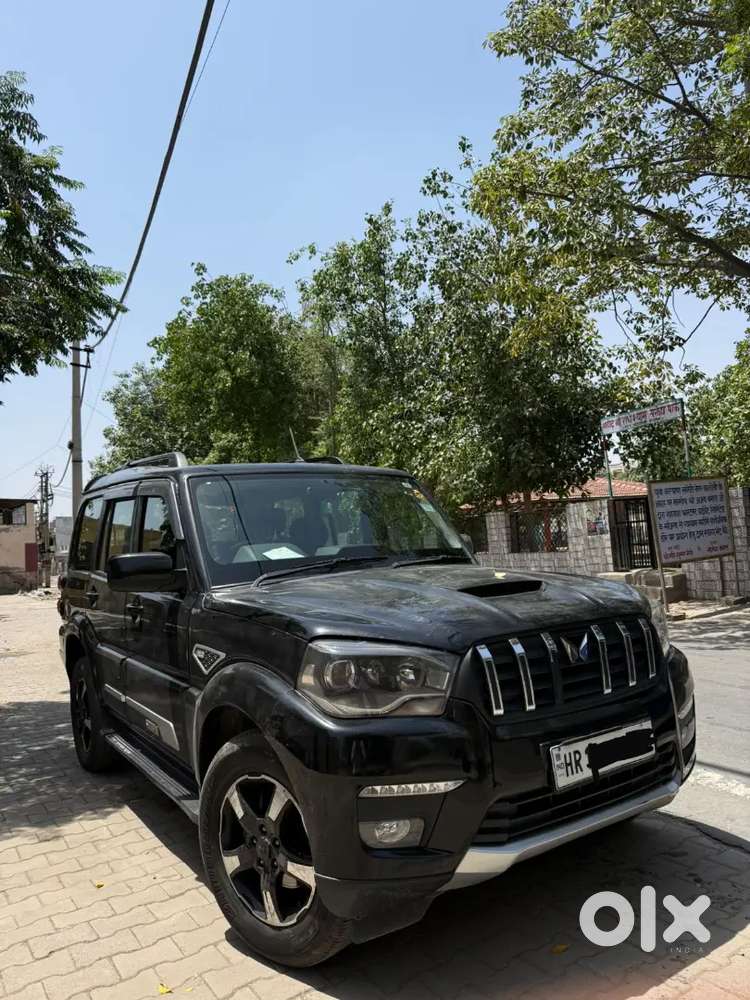 Mahindra Scorpio Classic 2025 Diesel Manual