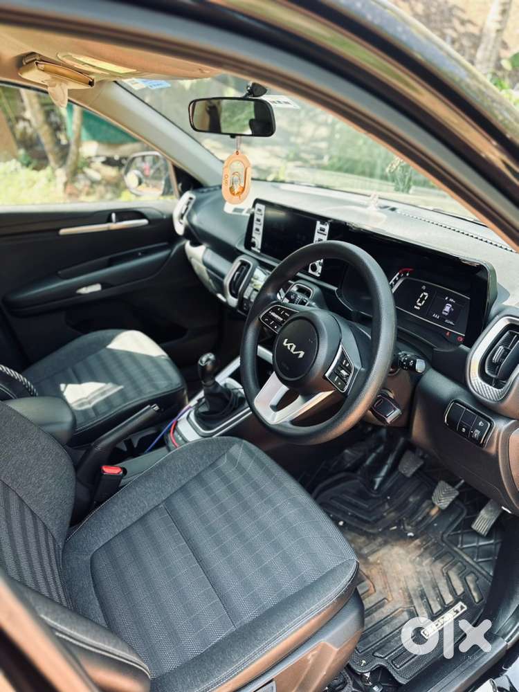 Kia Sonet 2023 Petrol 26000 Km Driven