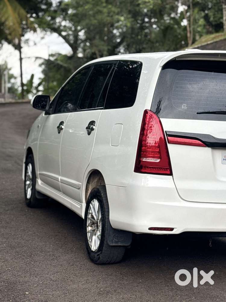 Toyota Innova 2.5 Gx 7 Str Bs-iii, 2015, Diesel