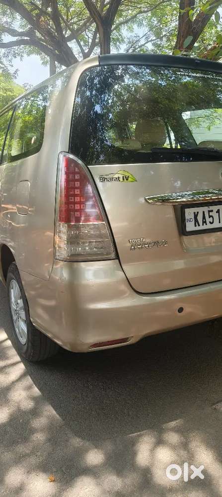 Toyota Innova 2010