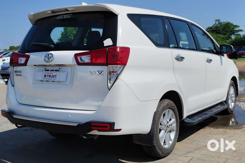 Toyota Innova Crysta 2.4 V 8 Str, 2017, Diesel