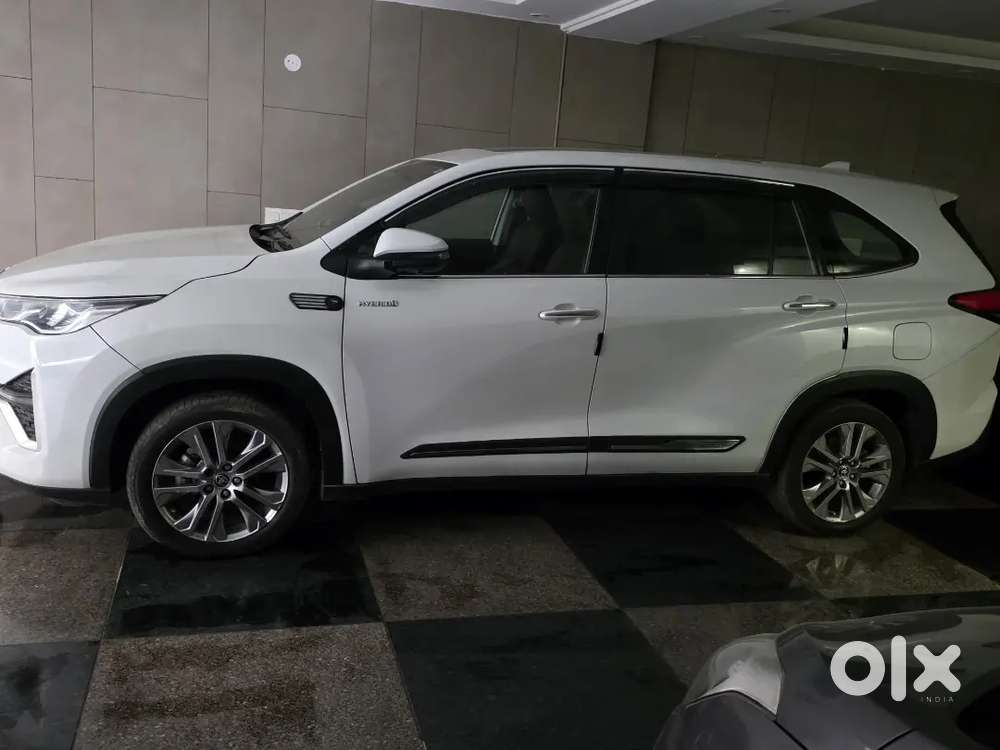 Zx. Hybrid. 1st Owner With Service Record.      Dealer Pls Excuse