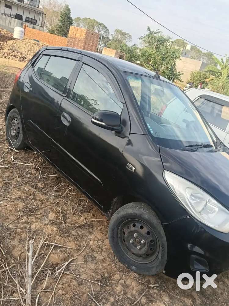 Hyundai I10 2012 Cng & Petrol Good Condition , Cng Company Fitted,