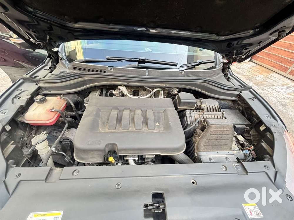 Mahindra Xuv700 Ax 5 Petrol Mt Str (e), 2024, Diesel