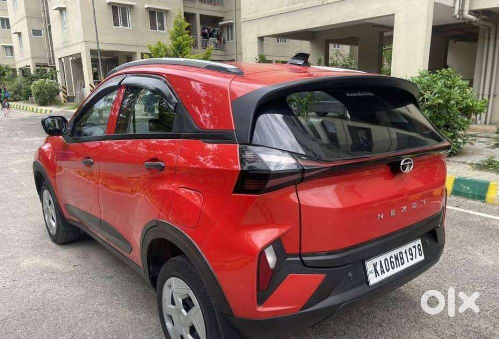 Tata Nexon Smart Plus1.2 Revotron Petrol 5 Mt, 2023, Petrol