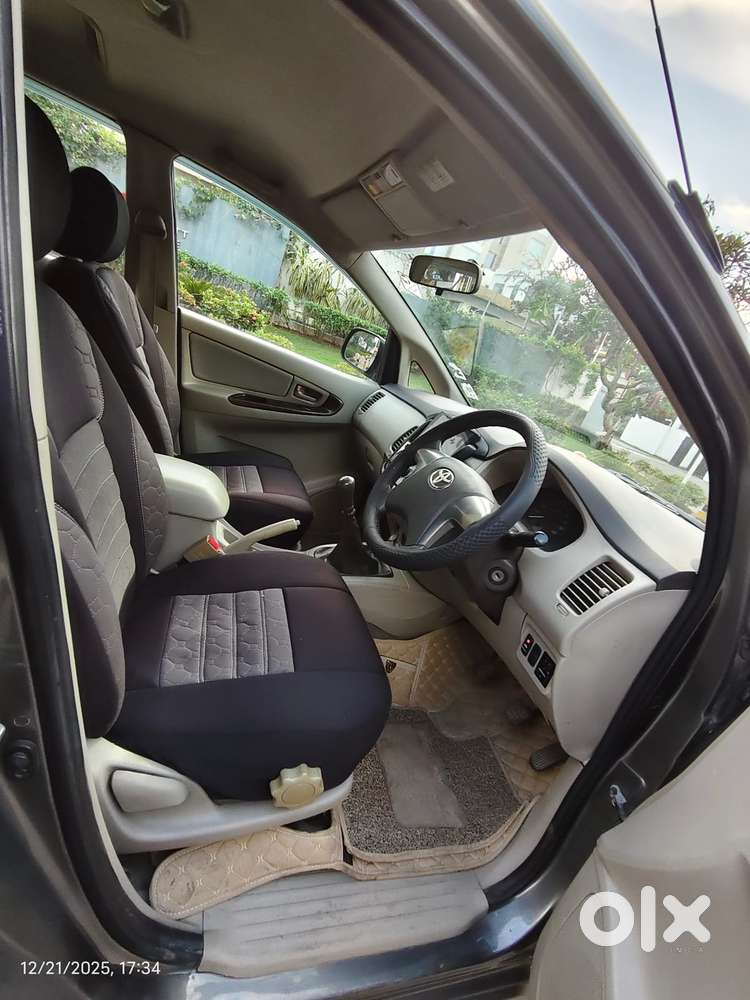 Toyota Innova 2.5 G (diesel) 8 Seater, 2014, Diesel