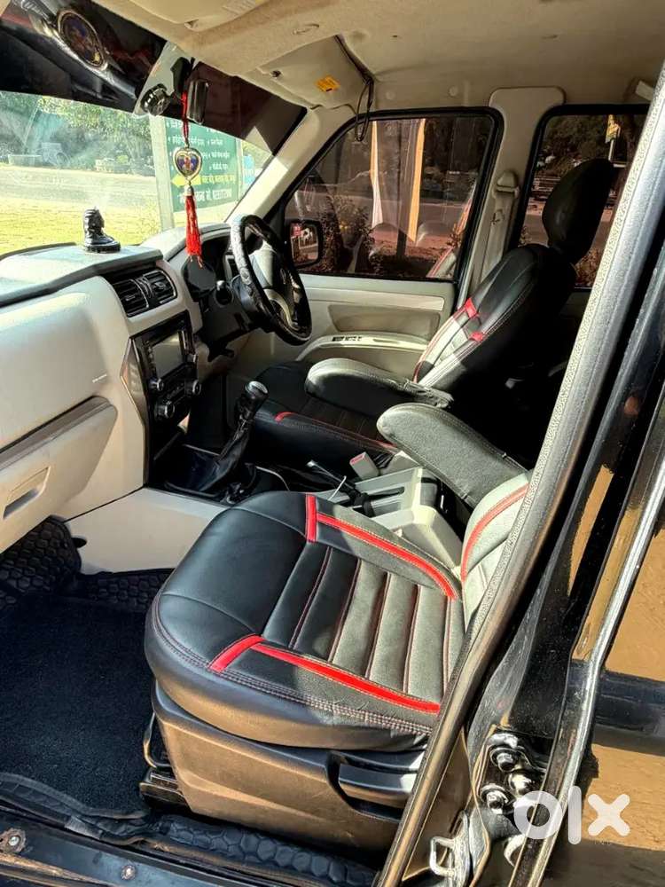 Mahindra Scorpio S10 2015