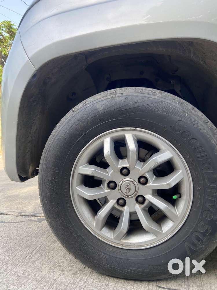 Mahindra Tuv 300 2017