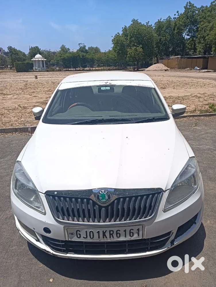 Skoda Rapid Ambition 1.6 Tdi Mt (diesel)