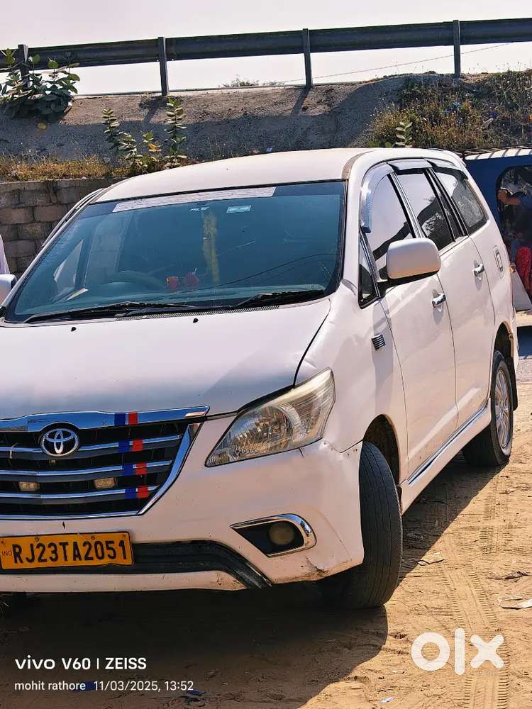 Toyota Innova 2013 Diesel 200000 Km Driven Power Window , Good Conditi
