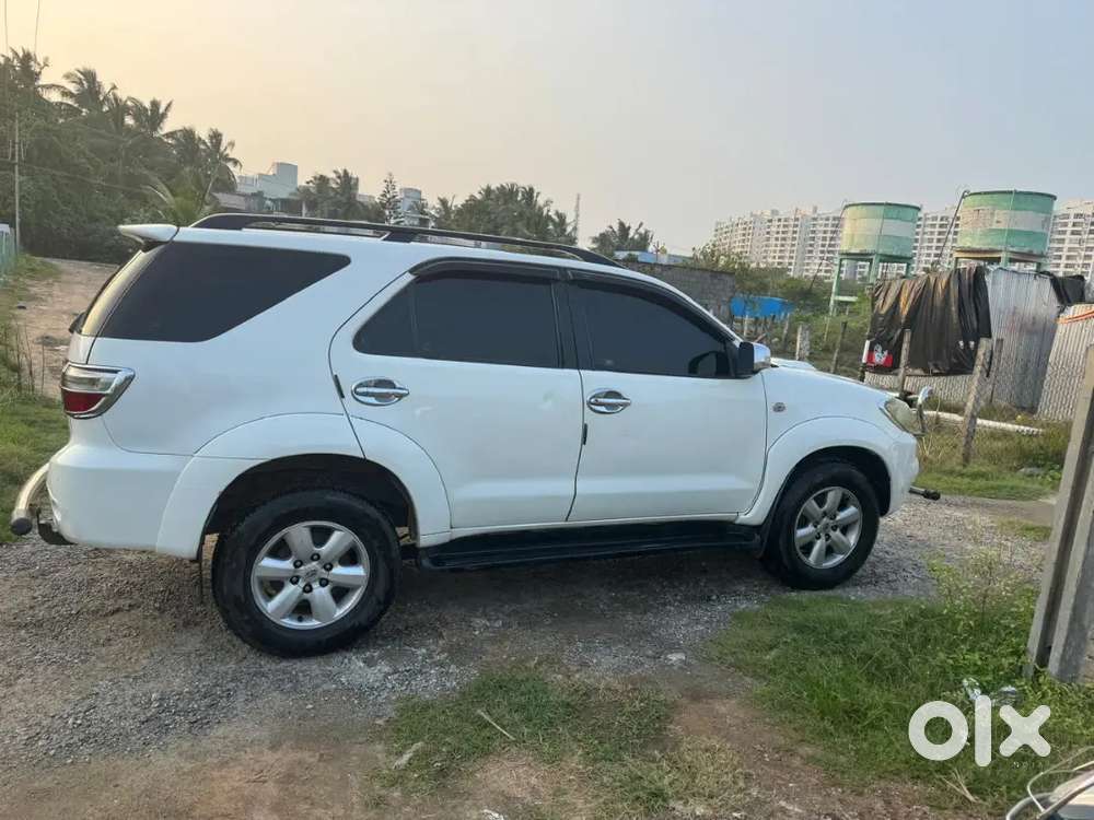 Toyota Fortuner 2010