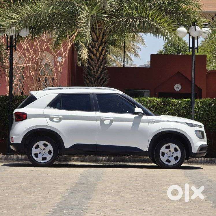 Hyundai Venue, 2021, Petrol