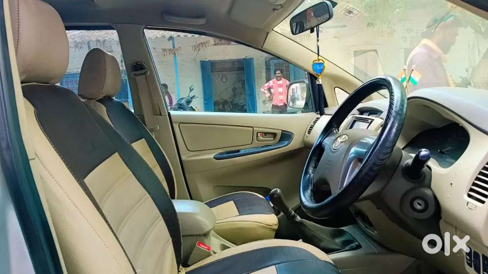 Toyota Innova 2014