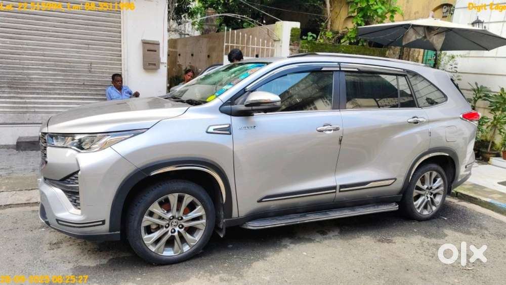 Toyota Innova Hycross 2.0 Zx Hybrid 7 Str, 2024, Petrol