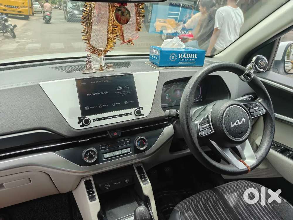 Kia Carens 2023 Petrol 30000 Km Driven