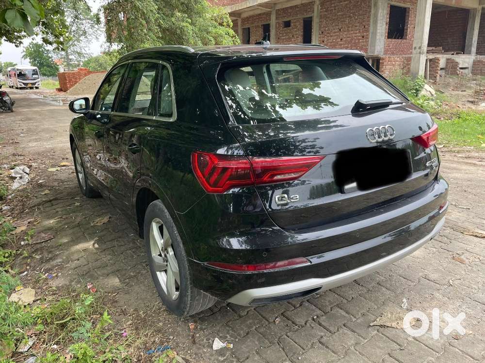 Black Audi Q3 Petrol