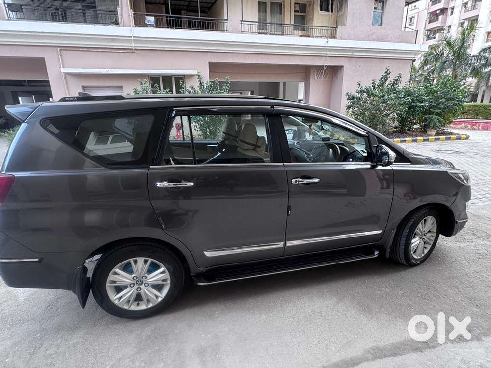 •	Toyota Crysta Gx 8-seater – Immaculate Condition  Single Owner