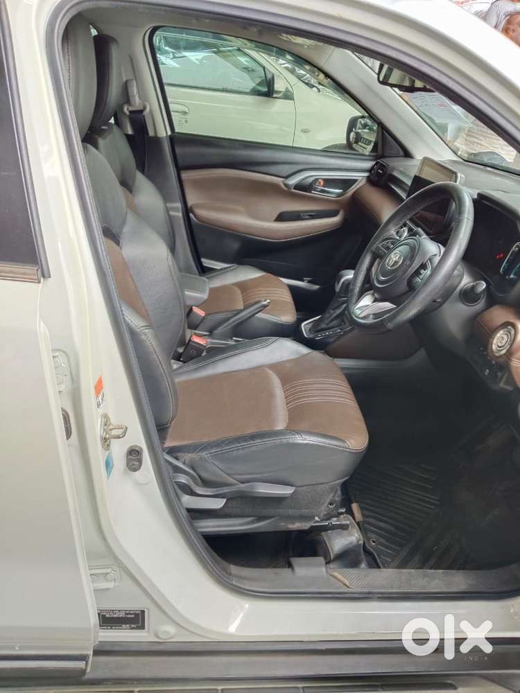 Toyota Urban Cruiser Hyryder 7 Seater V At Awd, 2023, Petrol