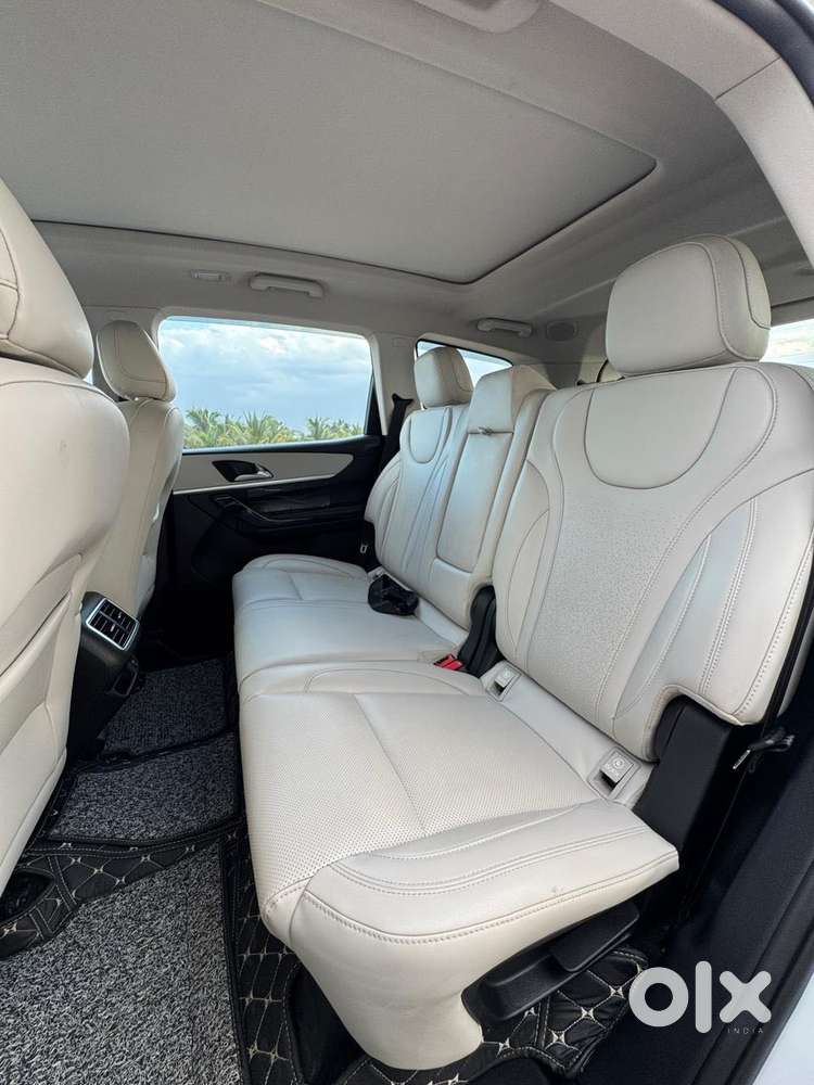 Mahindra Xuv700 2.2 Ax 7 Diesel Mt Luxury Pack Str, 2023, Diesel