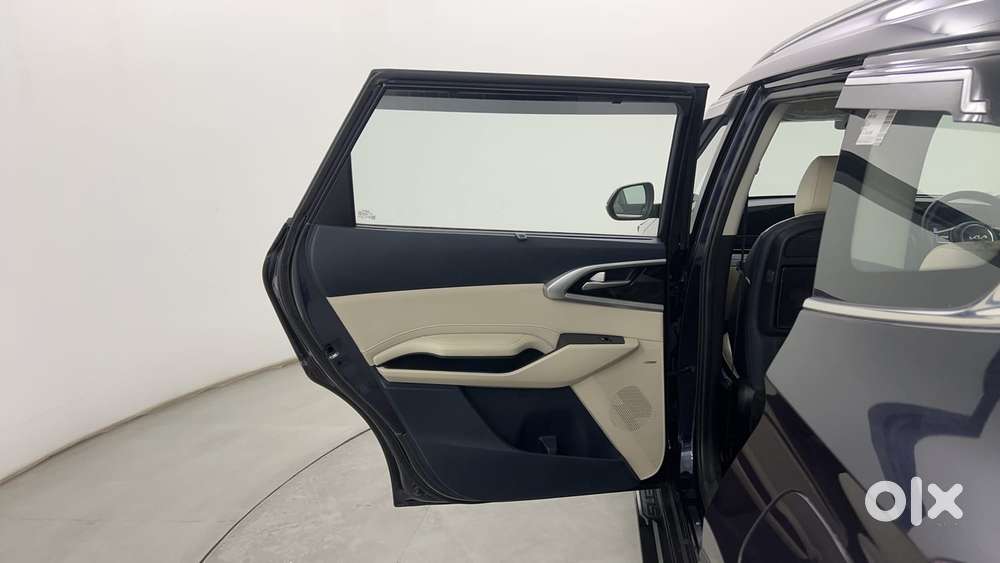Kia Carens 1.4 Luxury Plus 6 Str, 2022, Petrol