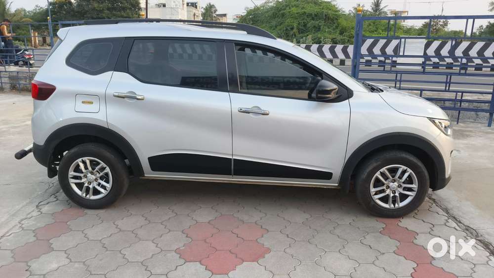 Renault Triber Rxt, 2023, Petrol