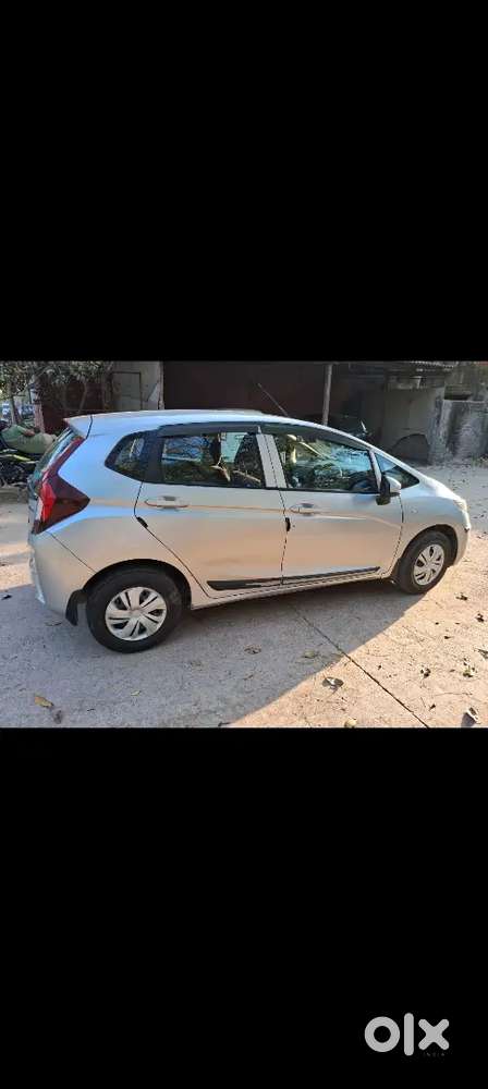Honda Jazz 2017 Petrol Well Maintained (owner Car)