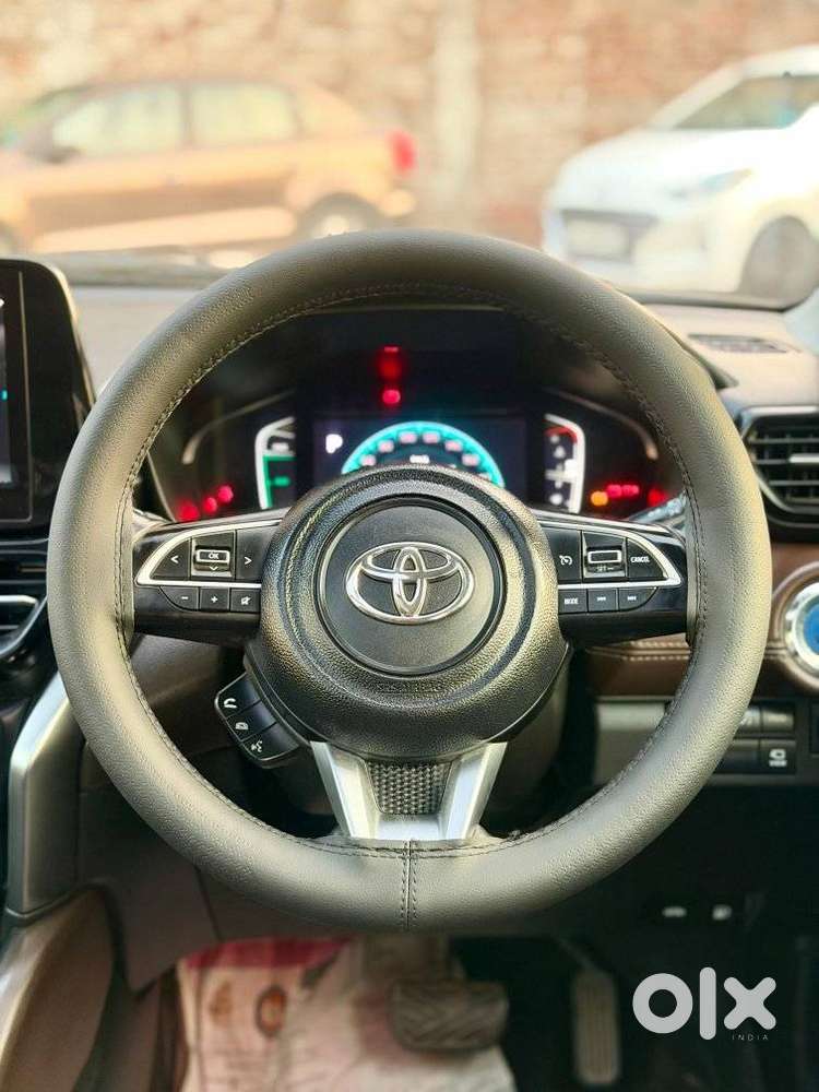 Toyota Urban Cruiser Hyryder 1.5 V Hybrid, 2023, Petrol