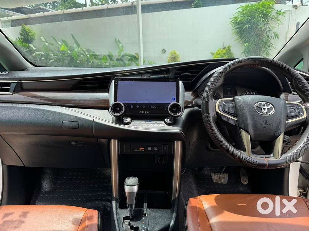 Toyota Innova Crysta 2017 Diesel Orginal Kerala Reg