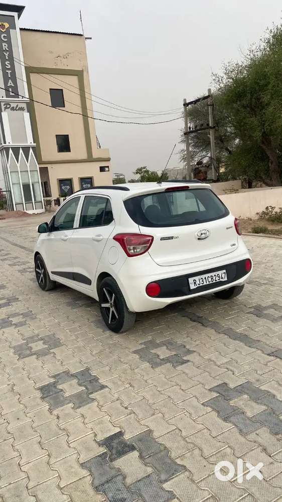 Hyundai Grand I10 2017 Petrol Well Maintained