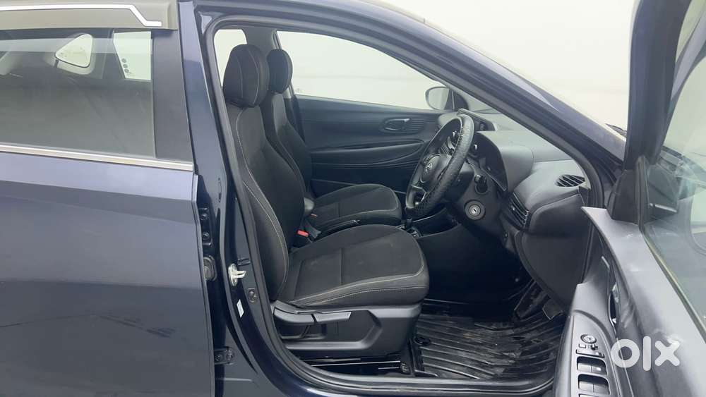 Hyundai I20 Sportz 1.2 Ivt, 2023, Petrol
