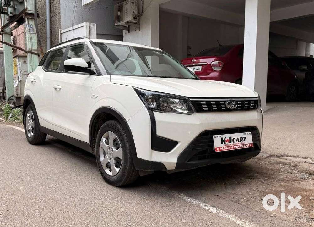 Mahindra Xuv300 1.2 W6 Amt Petrol, 2022, Petrol