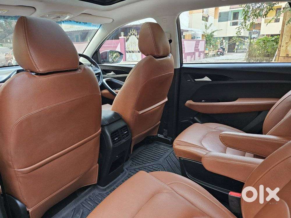 Mg Hector Plus Sharp Pro 1.5 Turbo Petrol Cvt 6 Str Dual Tone, 2022,..