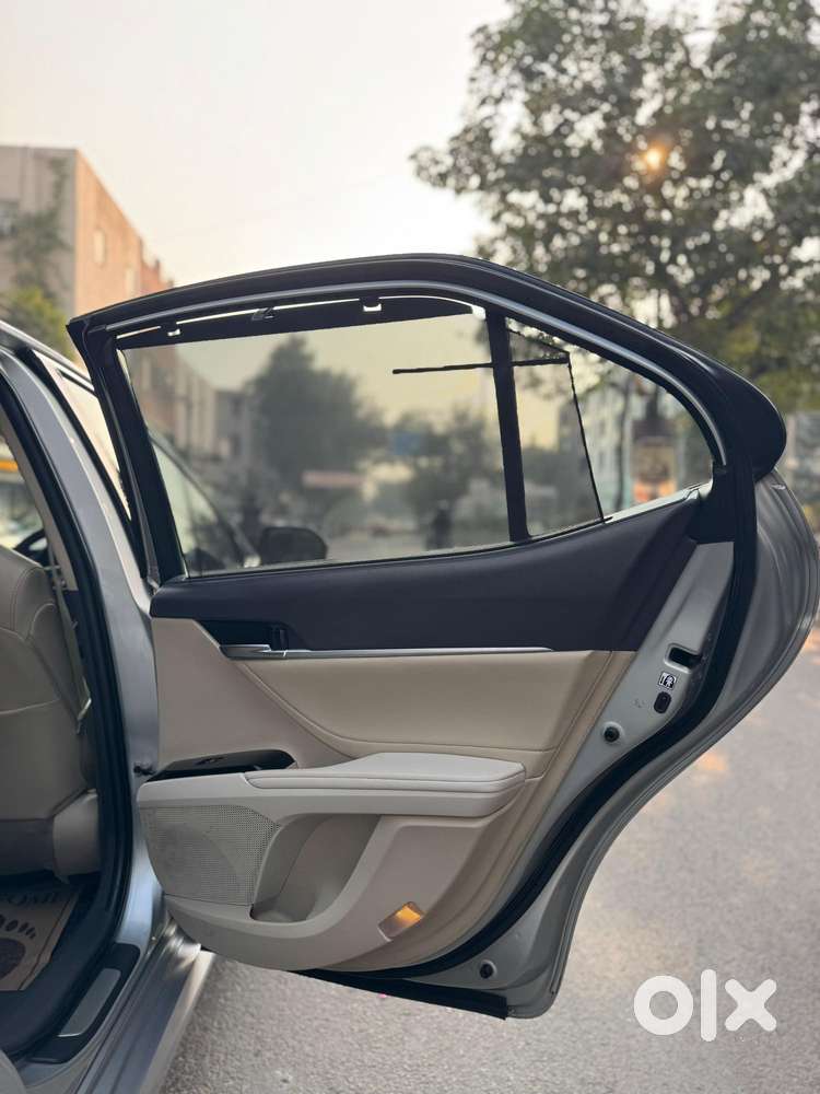 Toyota Camry Hybrid, 2021, Petrol