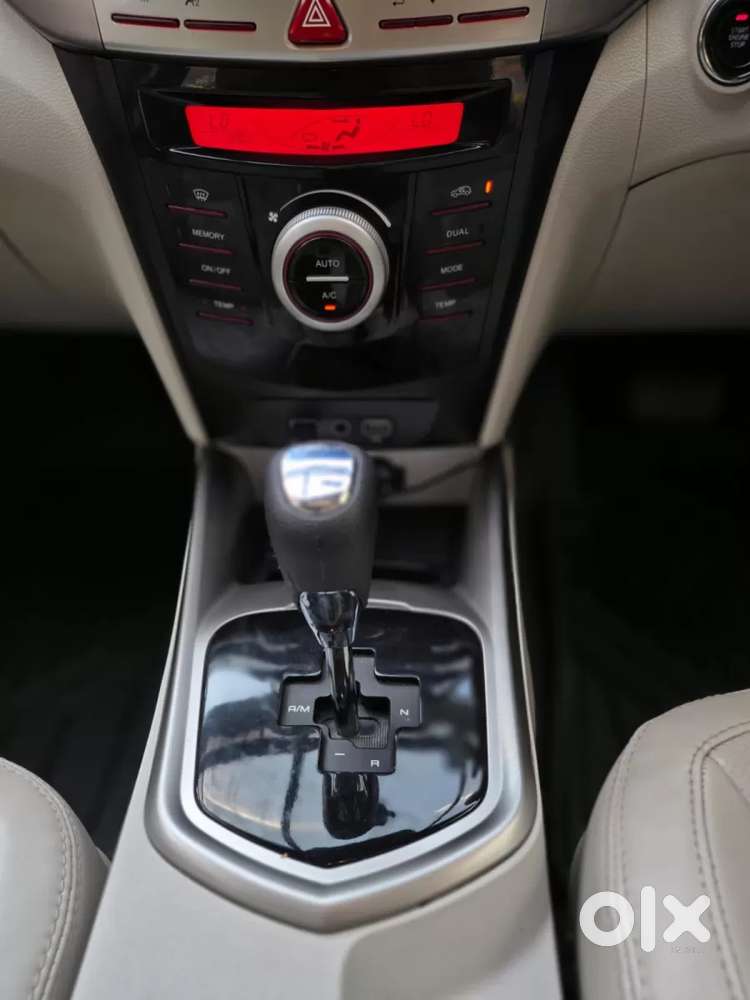 Mahindra Xuv300 W8 (o) 1.5 Diesel Amt, 2022, Diesel
