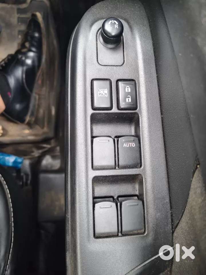 Maruti Suzuki Swift Vxi, 2025, Petrol