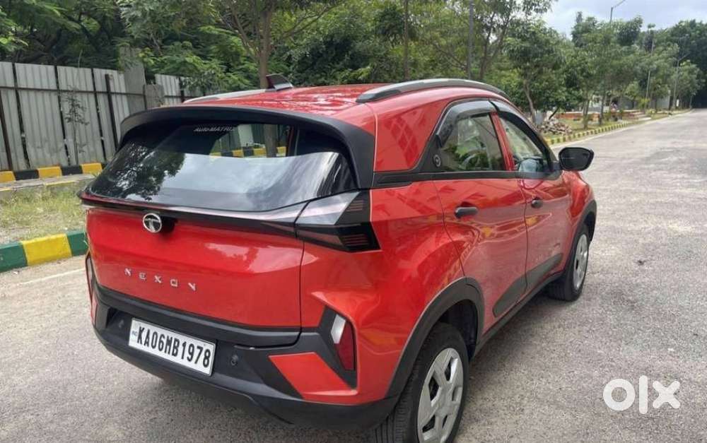 Tata Nexon Smart Plus1.2 Revotron Petrol 5 Mt, 2023, Petrol
